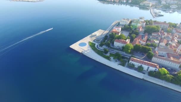 Flygfoto över den gamla staden i Zadar. — Stockvideo