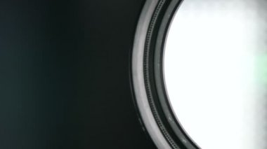 Kamera lens zoom. Odak uzaklığı değiştirme.
