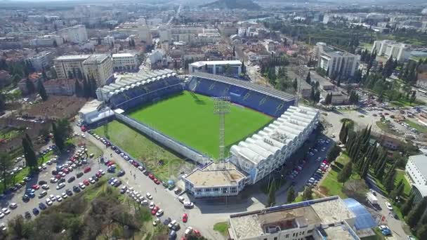 Havadan görünümü Futbol Stadyumu Podgoriçe otelleri — Stok video