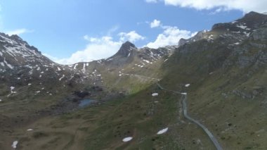 Karadağ Durmitor dağlarının havadan görünümü