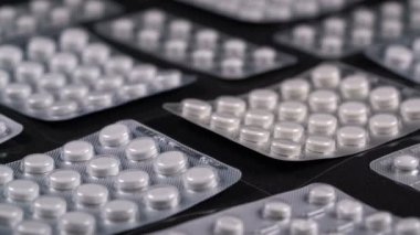 tabletler ve hapları bir turntable döndürmek