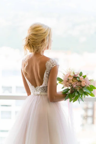 Bouquet da sposa rosa con rose — Foto Stock