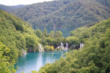 Hırvatistan - yaz aylarında milli park Plitvice Gölleri