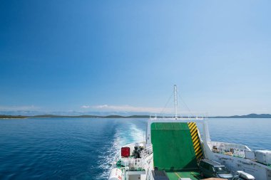 Zadar, Hırvatistan - 20 Temmuz 2016: feribotla - Brbinj yolu