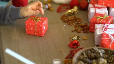 Noel ve yılbaşı için hediye dekorasyon.