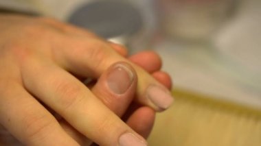 Şevval Özçelik Güzellik tırnak uzatma için prosedür