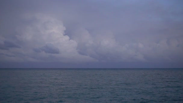 Σύννεφα καταιγίδας κεραυνού — Αρχείο Βίντεο