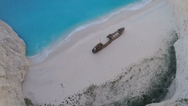 Aerial Footage Shipwreck Bay Navagio Beach, Закинф — стоковое видео