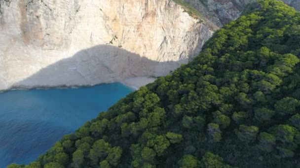 Anteny nagrania wrak zatokę Navagio Beach, Zakynthos — Wideo stockowe