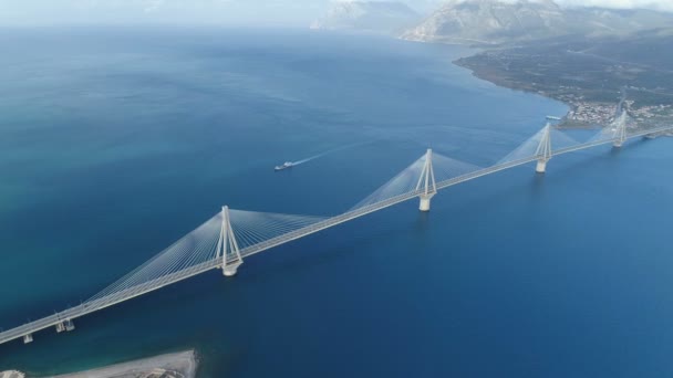 Πτήση πάνω από την γέφυρα Ρίου-Αντιρρίου Χαρίλαος Τρικούπης — Αρχείο Βίντεο