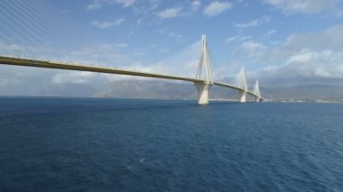 Uçuş üzerinde Charilaos Trikoupis köprü Rio-Antirio