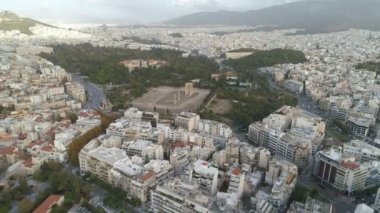 Zeus Tapınağı, Olympia Atina ve modern kentin havadan görünümü