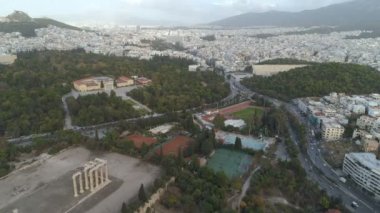 Zeus Tapınağı, Olympia Atina ve modern kentin havadan görünümü