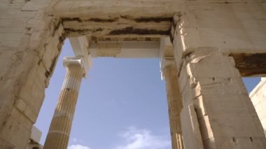 hareket Propylaea kapıdan