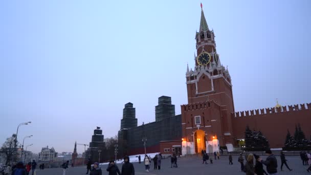 Moscow, Russia - January 27, 2018: people walk around the Red Square on a cool winter evening — Stock Video