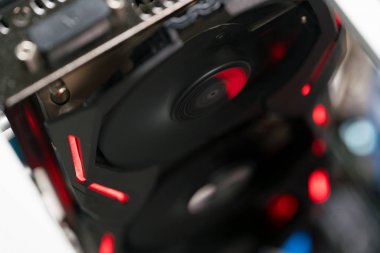 Raf ekran kartları incelemesi Kripto para birimi için Soğutucular