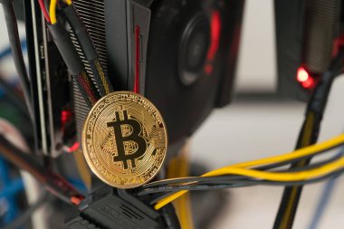 bitcoin bir rafa Kripto-para araştırma için bir grafik kartı arka plan üzerinde