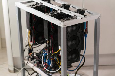 ekran kartı, anakart ve sabit disk cryptocurrency araştırma içeriği için raf açın