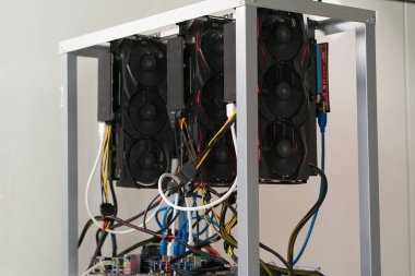 ekran kartı, anakart ve sabit disk cryptocurrency araştırma içeriği için raf açın