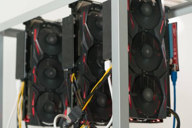 ekran kartı, anakart ve sabit disk cryptocurrency araştırma içeriği için raf açın