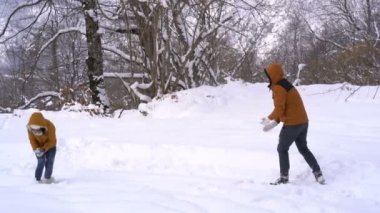 Çift kartopu Savaşı vardır