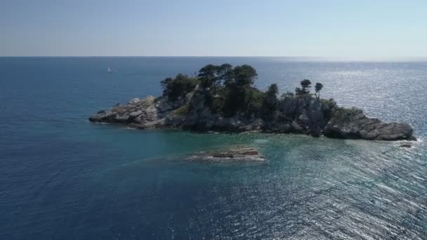 Aerial view of island in front of Petrovac. — Stock Video