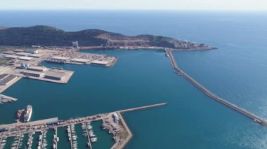 Marina havadan görünümü içinde Bar