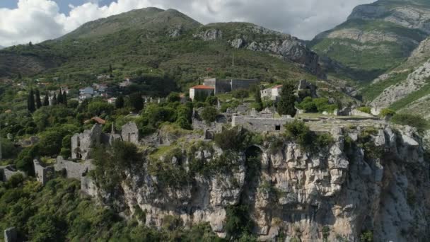 Vista aérea del casco antiguo de Bar ruinas antiguas — Vídeos de Stock