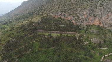 Antik Delphi, Apollon Tapınağı ve Oracle, Yunanistan sitenin arkeolojik sitesi havadan görünümü