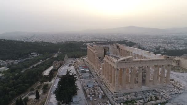 Luchtfoto van de oude citadel van de Akropolis van Athene in Griekenland — Stockvideo