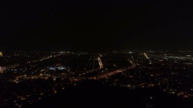 Atina, gece, havadan görünümü