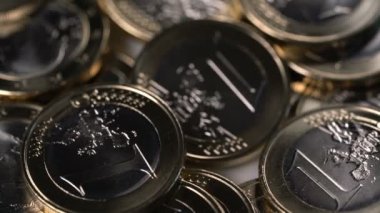 bir euro sikkelerin dönen arka plan