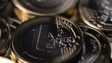 bir euro sikkelerin dönen arka plan