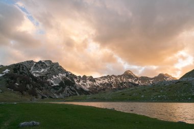 Durmitor Milli Parkı 'nda bahar dağları