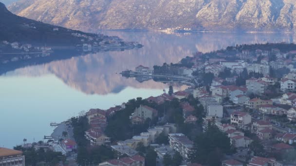 Εναέρια άποψη της παλιάς πόλης του Κότορ, Μαυροβούνιο — Αρχείο Βίντεο