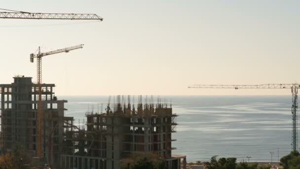 Один день від будівництва біля моря — стокове відео