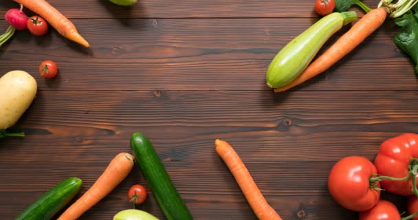 Vegetables appear and fill the background then disappear — Stock Video