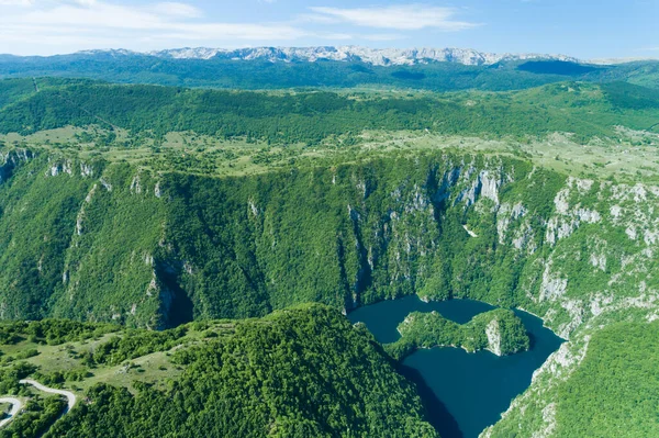 Озеро Пива в Черногории — стоковое фото