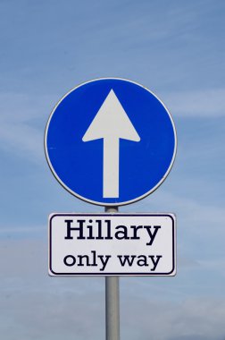 Hillary, gelecek için tek yolu