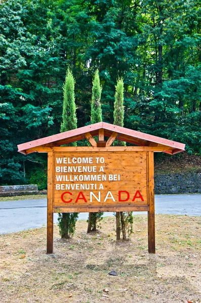 Sinal de boas-vindas para turistas no Canadá — Fotografia de Stock