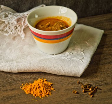 sıcak çorba baharatlar ile Ham pamuk buğulaması Kupası t işlemeli