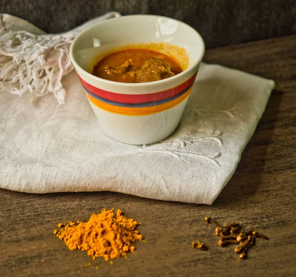 sıcak çorba baharatlar ile Ham pamuk buğulaması Kupası t işlemeli