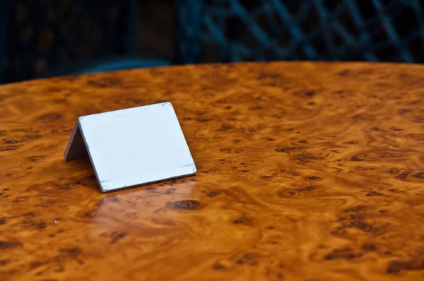 レトロなスタイルのテーブル予約のプレース ホルダー — ストック写真