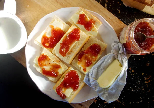 Healthy breakfast, bread, butter and marmalade — Stock Photo, Image