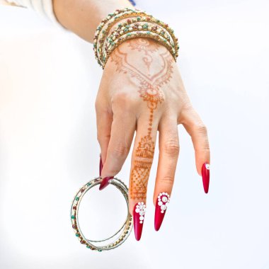 çivi dekore parlak ile ve el ile kına dövmeler