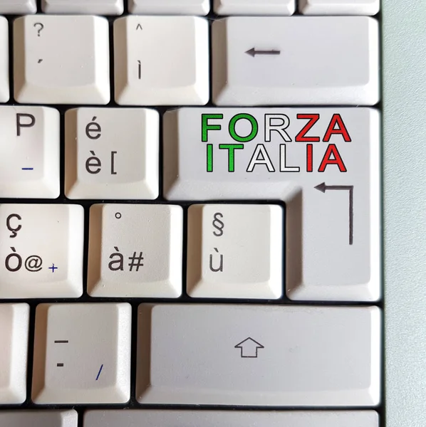 Con el voto del teclado para las próximas elecciones en Italia, vote por — Foto de Stock