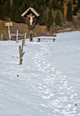 Karda yol için İsa'nın Tapınak küçük olur