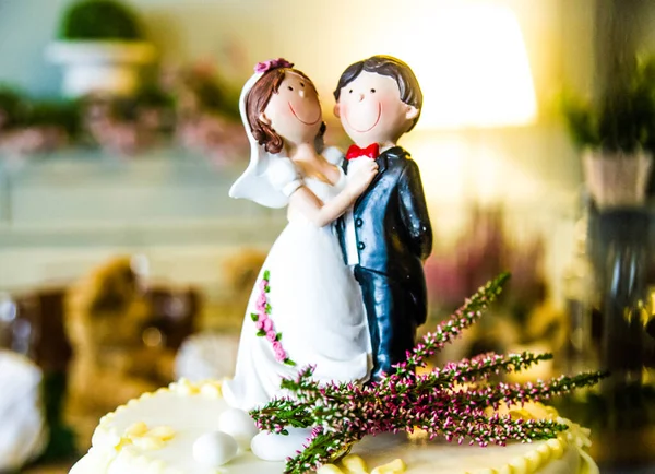 Mariée Marié Pour Délicieux Gâteau Mariage Petites Statuettes — Photo