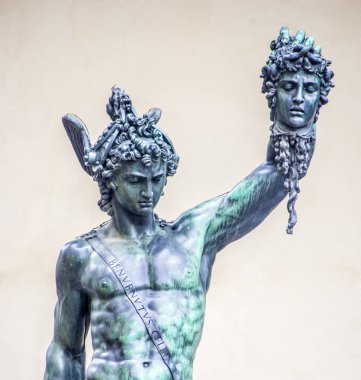 Piazza della Signoria 'daki Floransa heykeli İtalyan Floransa Rönesansı: Cellini' nin Perseus 'u