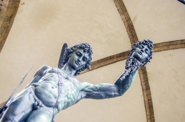 Piazza della Signoria 'daki Floransa heykeli İtalyan Floransa Rönesansı: Cellini' nin Perseus 'u